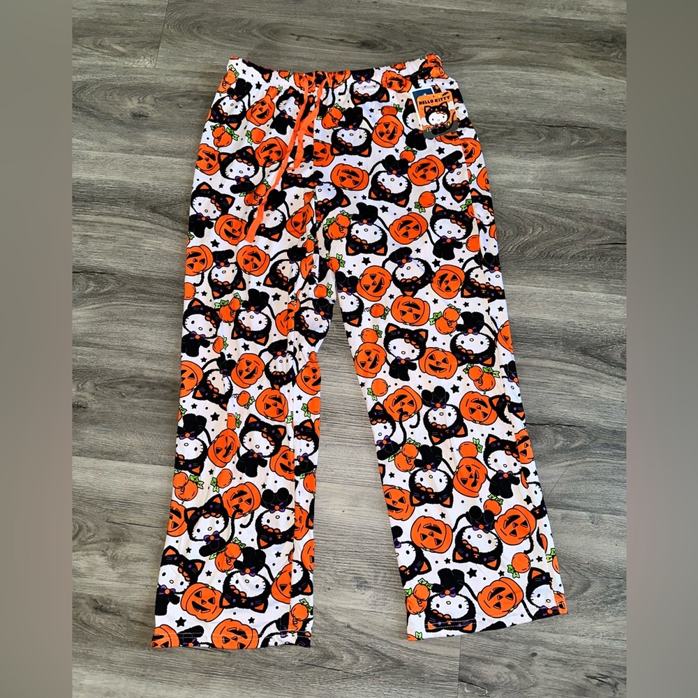 Hello kitty Halloween pajamas size m